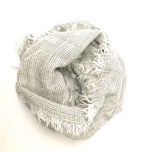 Elegant Gray Fringed Scarf